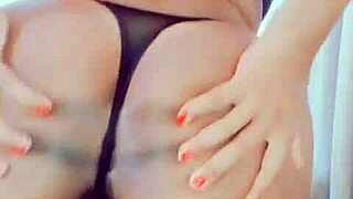 damn, slutty babe flaunts huge pussy on live-stream!