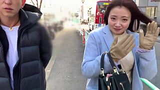 哇，这位H杯大奶日本内衣妹穿兔女郎cosplay狂野伺候！
