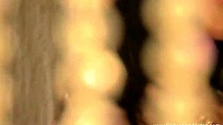 Dance of the Exotic Indian Princess in Sensual Moves