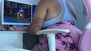 gaming session turns into an embarrassing bbw ass moment online