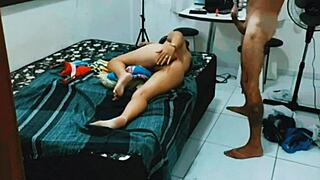 She asked for a massage, got a cock in her tight ass with cum inside - Vagninho and Vivi Capetinha.